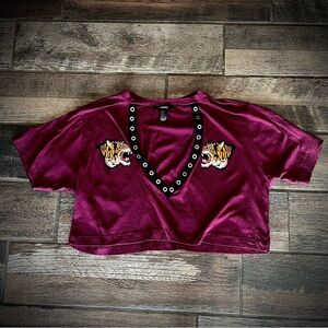 Forever 21 Burgundy Slightly Cropped T shirt with Tigers L